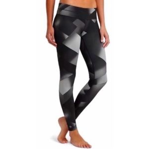Athleta Sonar Tight Magnetic Black XL
